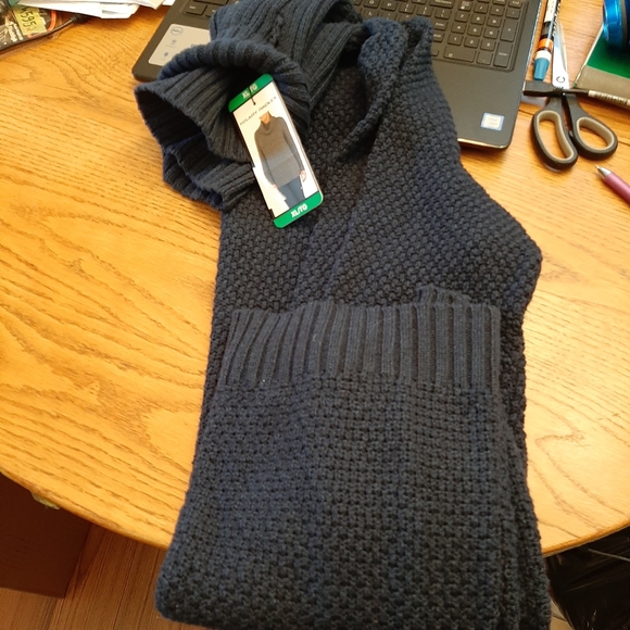 Ladies clothing - Picture 1 of 9